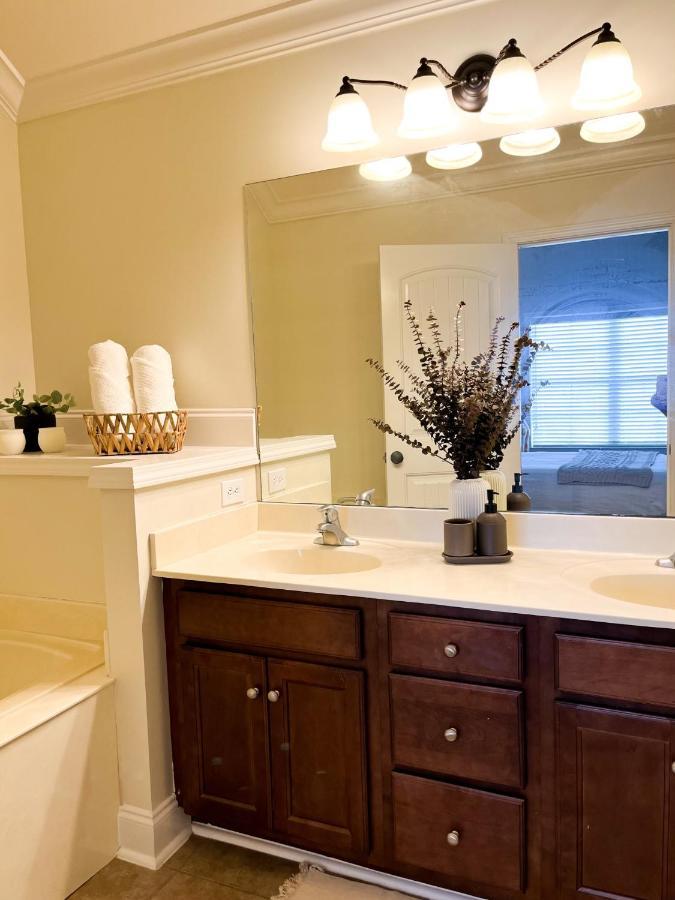 Lovely Townhouse! ออเบิร์น ภายนอก รูปภาพ